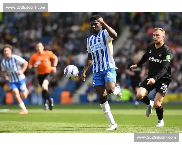 曼联确认科利尔不参与巴莱巴交易 外租计划浮出水面